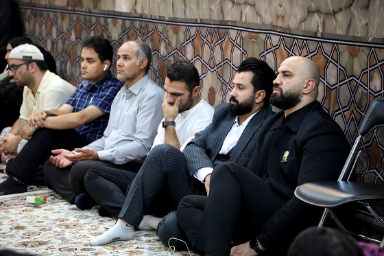 عرض ارادت قهرمانان ورزش ایران در بارگاه منور رضوی