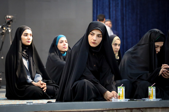 عرض ارادت قهرمانان ورزش ایران در بارگاه منور رضوی