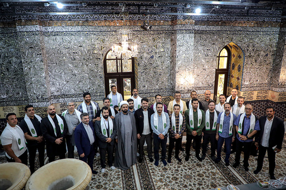 عرض ارادت قهرمانان ورزش ایران در بارگاه منور رضوی