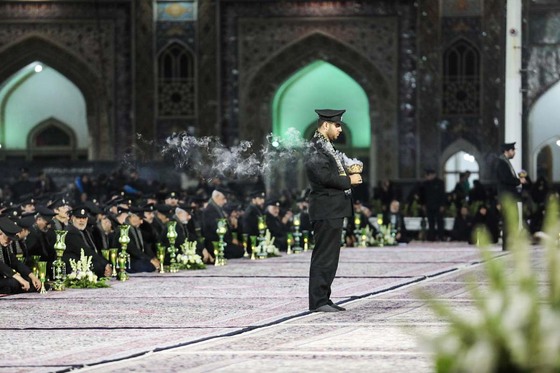 آئین خطبه خوانی شب عاشورا در حرم مطهر رضوی