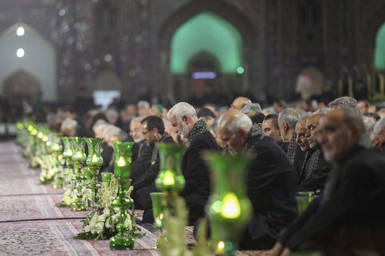 آئین خطبه خوانی شب عاشورا در حرم مطهر رضوی