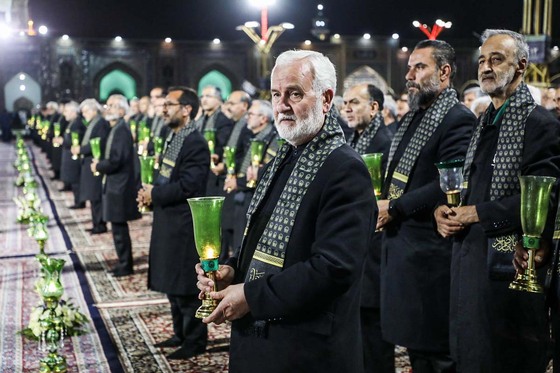 آئین خطبه خوانی شب عاشورا در حرم مطهر رضوی
