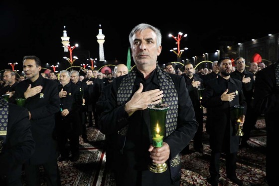 آئین خطبه خوانی شب عاشورا در حرم مطهر رضوی
