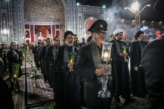 آئین خطبه خوانی شب عاشورا در حرم مطهر رضوی