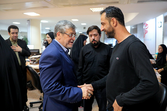 حضور شهردار مشهد در روزنامه شهرآرا به مناسبت روز خبرنگار