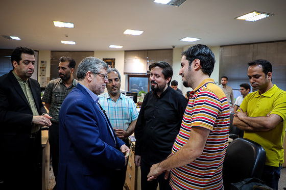 حضور شهردار مشهد در روزنامه شهرآرا به مناسبت روز خبرنگار