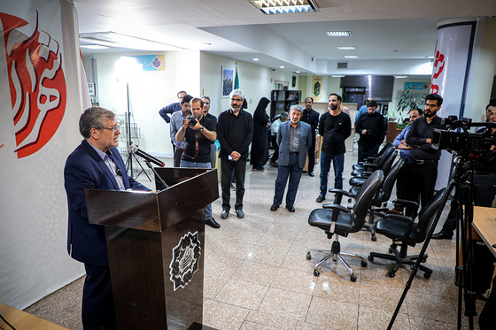 حضور شهردار مشهد در روزنامه شهرآرا به مناسبت روز خبرنگار
