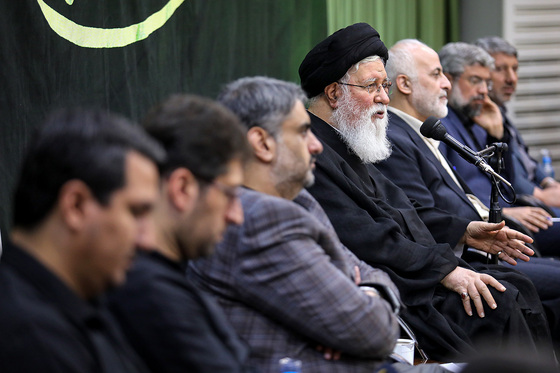 دیدار خبرنگاران و اصحاب رسانه با آیت الله علم الهدی به مناسبت روز خبرنگار