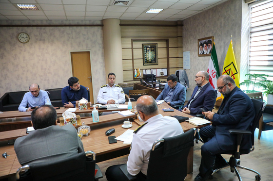 میزگرد بررسی حوادث خیابان وکیل آباد