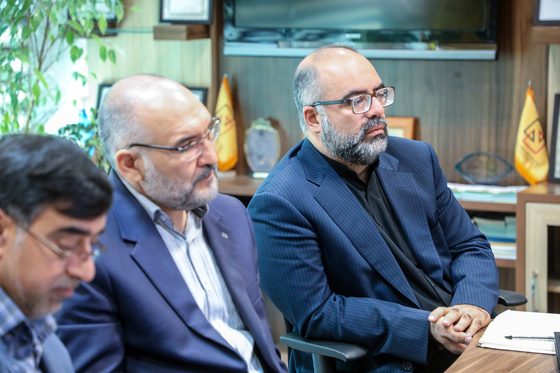میزگرد بررسی حوادث خیابان وکیل آباد