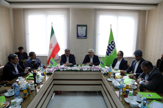 بازدید رییس سازمان بورس و ارواق بهادار از چند واحد صنعتی در مشهد