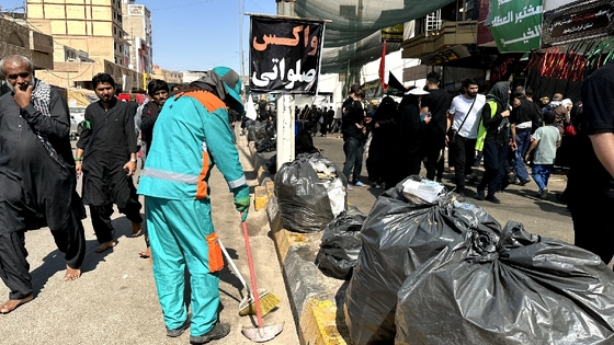 خدمت پاکبانان مشهدی به زائران اربعین در نجف اشرف