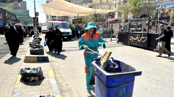 خدمت پاکبانان مشهدی به زائران اربعین در نجف اشرف