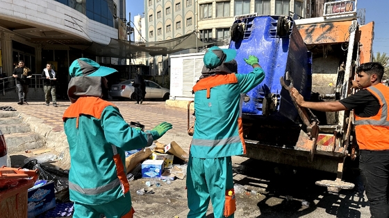 خدمت پاکبانان مشهدی به زائران اربعین در نجف اشرف