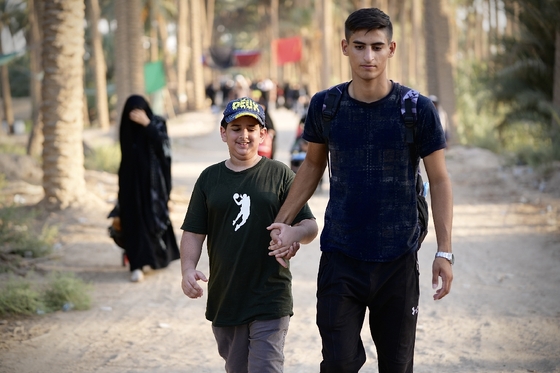 زائران پیاده در مسیر کربلا