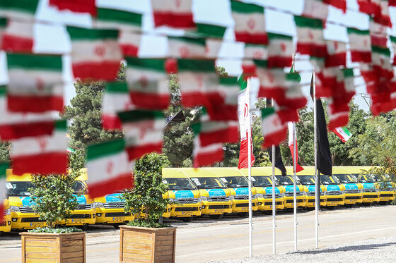 رونمایی از ١۵٠ دستگاه ون و اتوبوس با حضور وزیر کشور در مشهد 