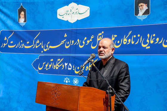 رونمایی از ١۵٠ دستگاه ون و اتوبوس با حضور وزیر کشور در مشهد 