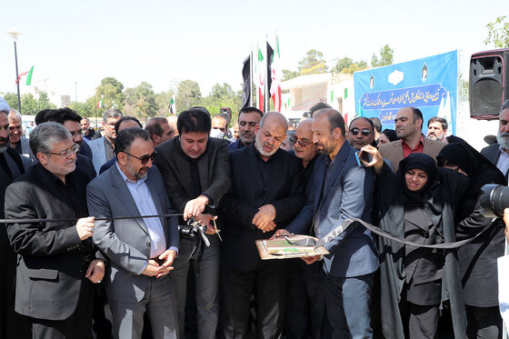 رونمایی از ١۵٠ دستگاه ون و اتوبوس با حضور وزیر کشور در مشهد 