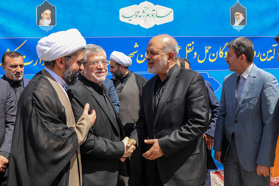 رونمایی از ١۵٠ دستگاه ون و اتوبوس با حضور وزیر کشور در مشهد 