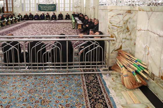 آیین جاروکشی حرم مطهر رضوی