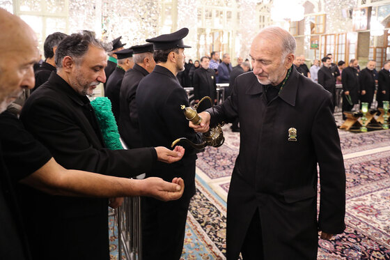 آیین جاروکشی حرم مطهر رضوی