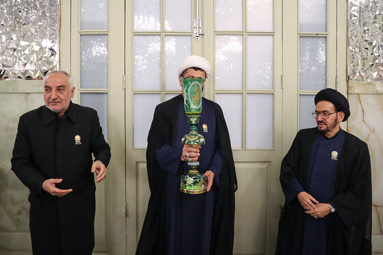 آیین جاروکشی حرم مطهر رضوی