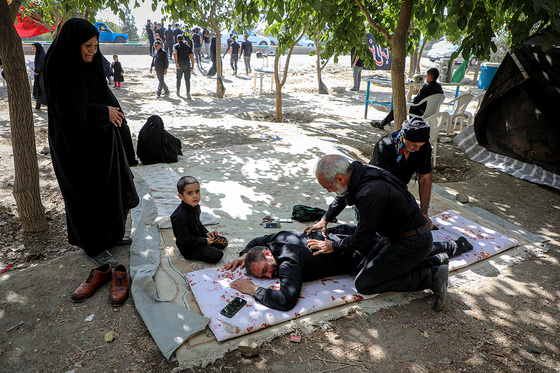 زائران پیاده امام رضا (ع)