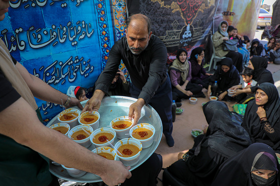 زائران پیاده امام رضا (ع)