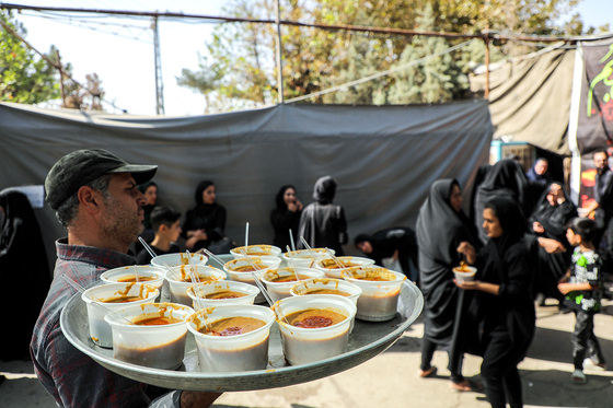 زائران پیاده امام رضا (ع)