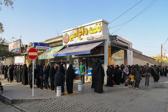 پخت بیش از 70 هزار سیخ کباب در موکب حسینیه جواد الائمه (ع)