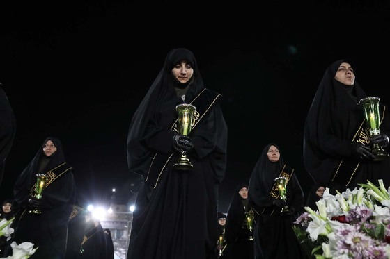 آیین خطبه خوانی شب شهادت امام رضا(ع) در حرم مطهر رضوی