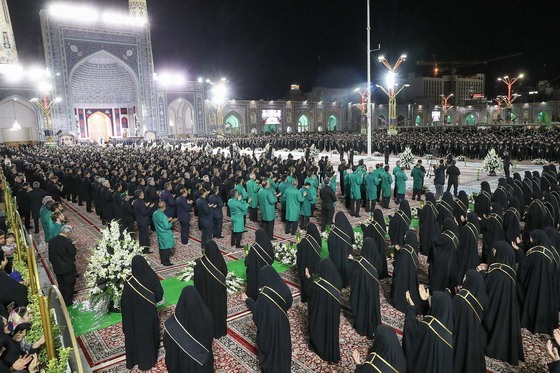 آیین خطبه خوانی شب شهادت امام رضا(ع) در حرم مطهر رضوی