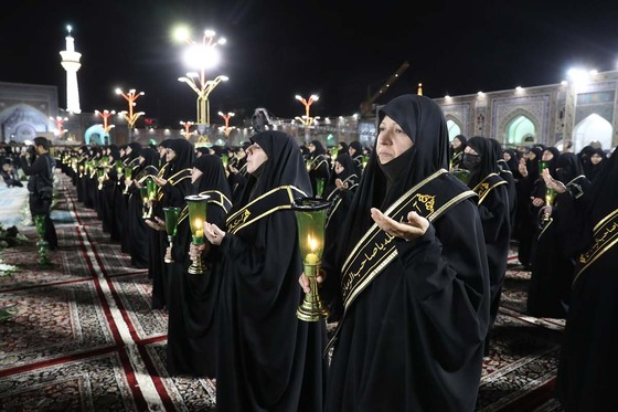آیین خطبه خوانی شب شهادت امام رضا(ع) در حرم مطهر رضوی