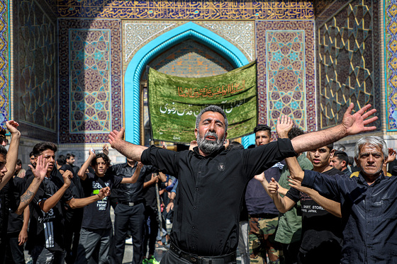 عزاداری روز شهادت امام رضا (ع) در حرم مطهر رضوی
