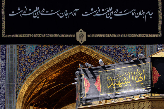 عزاداری روز شهادت امام رضا (ع) در حرم مطهر رضوی