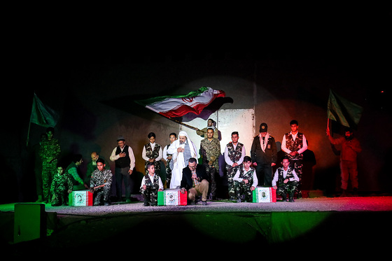 نمایش میدانی «نوری در نیمروز»