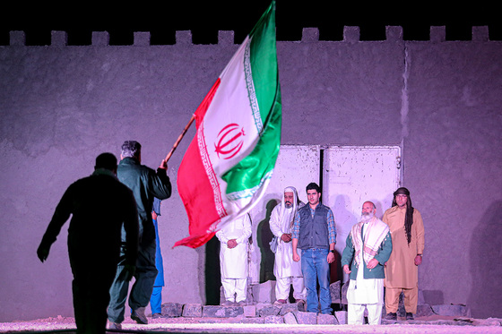 نمایش میدانی «نوری در نیمروز»