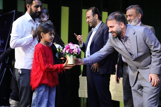 آیین واگذاری زمین به ۱۳۰۱ متقاضی قانون جوانی جمعیت و حمایت از خانواده 