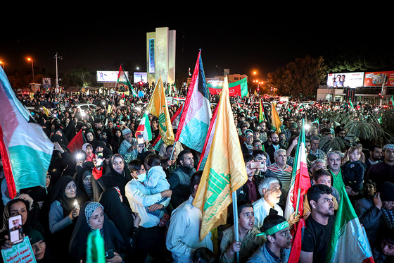 جشن مردم مشهد در حمایت از مردم فلسطین و عملیات «طوفان الاقصی»