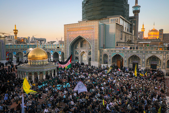 اجتماع همبستگی با جبهه مقاومت فلسطین در صحن قدس حرم مطهر رضوی