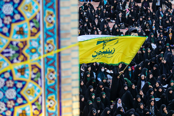 اجتماع همبستگی با جبهه مقاومت فلسطین در صحن قدس حرم مطهر رضوی