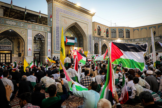 اجتماع همبستگی با جبهه مقاومت فلسطین در صحن قدس حرم مطهر رضوی