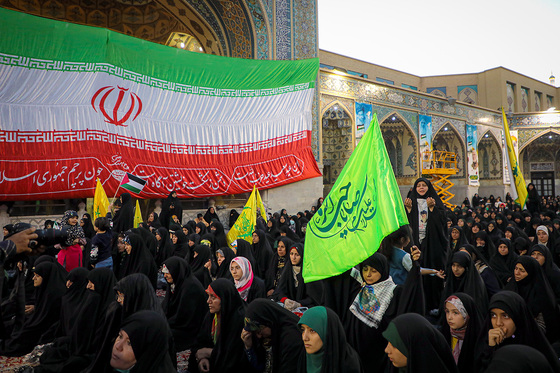 اجتماع همبستگی با جبهه مقاومت فلسطین در صحن قدس حرم مطهر رضوی