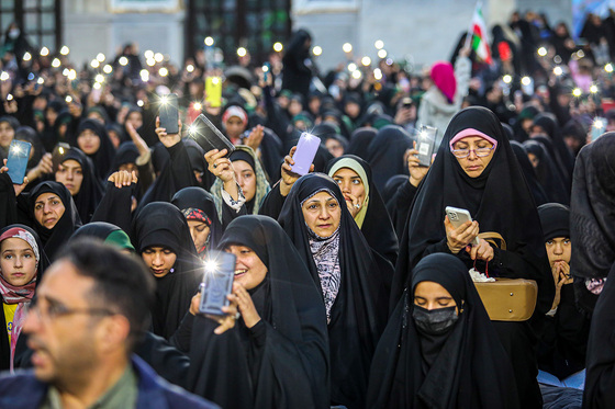 اجتماع همبستگی با جبهه مقاومت فلسطین در صحن قدس حرم مطهر رضوی