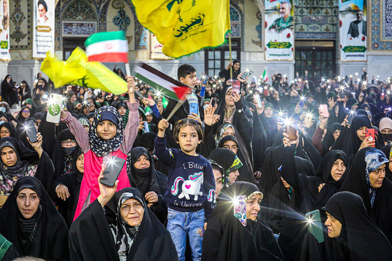 اجتماع همبستگی با جبهه مقاومت فلسطین در صحن قدس حرم مطهر رضوی