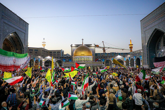 اجتماع همبستگی با جبهه مقاومت فلسطین در صحن قدس حرم مطهر رضوی