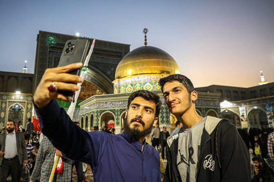اجتماع همبستگی با جبهه مقاومت فلسطین در صحن قدس حرم مطهر رضوی