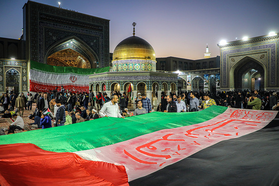 اجتماع همبستگی با جبهه مقاومت فلسطین در صحن قدس حرم مطهر رضوی