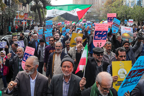 راهپیمایی نمازگزاران مشهدی در حمایت از مرم فلسطین