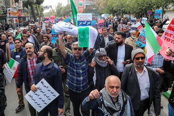 راهپیمایی نمازگزاران مشهدی در حمایت از مرم فلسطین